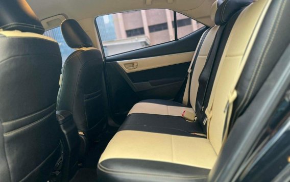 White Toyota Corolla altis 2018 for sale in Makati-9