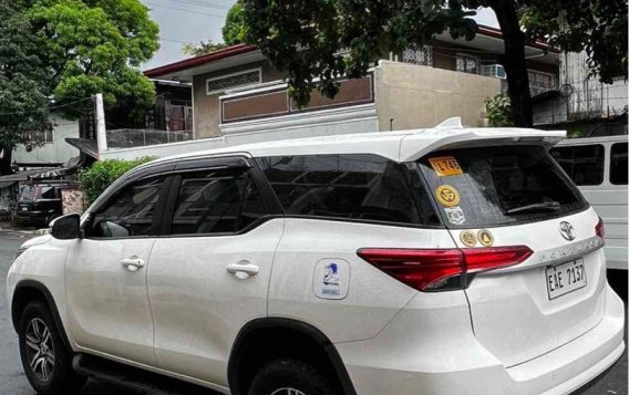 Selling White Toyota Fortuner 2022 in Quezon City-3