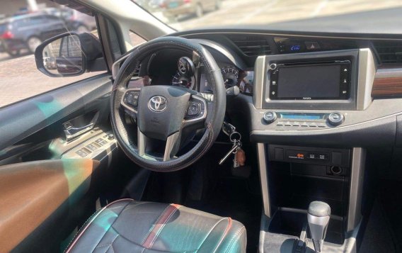 White Toyota Innova 2017 for sale in Automatic-9