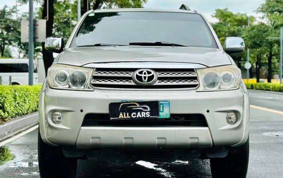 Sell White 2010 Toyota Fortuner in Makati