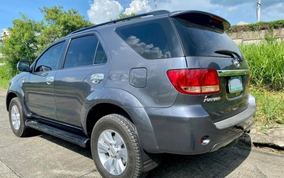 Selling White Toyota Fortuner 2006 in Caloocan-4