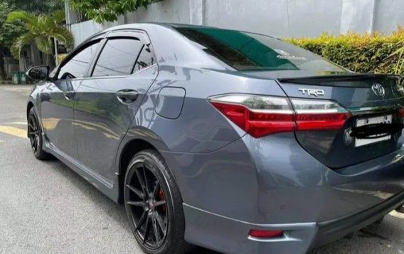 Sell White 2018 Toyota Corolla altis in Manila-2