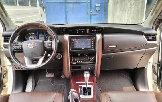 White Toyota Fortuner 2017 for sale in Quezon City-3