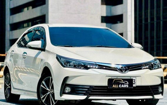 Sell White 2018 Toyota Corolla altis in Makati-1