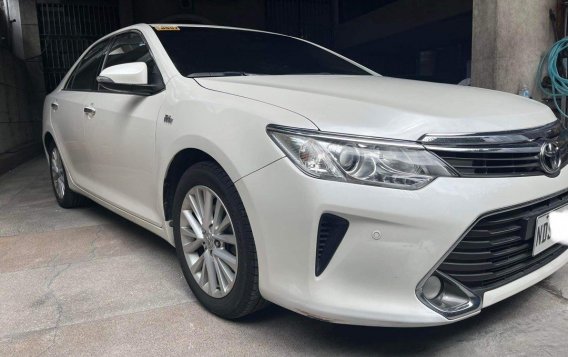 Pearl White Toyota Camry 2016 for sale in Manila-2