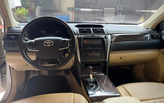 Pearl White Toyota Camry 2016 for sale in Manila-6