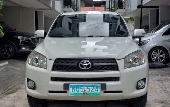 White Toyota Rav4 2011 for sale in Automatic-8