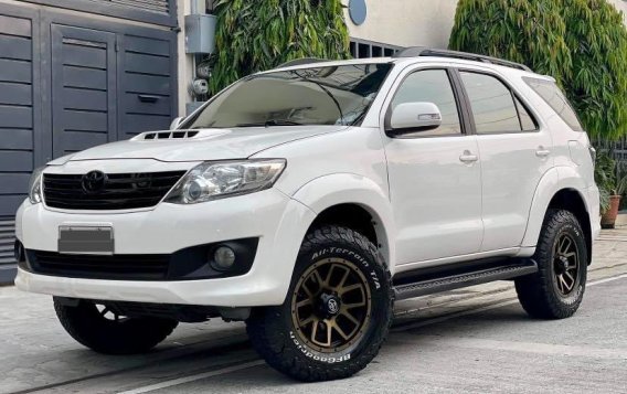 Sell White 2014 Toyota Fortuner in Manila