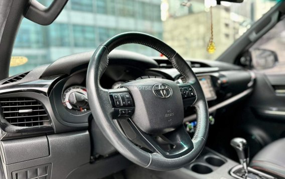 2019 Toyota Hilux  2.4 G DSL 4x2 A/T in Makati, Metro Manila-8