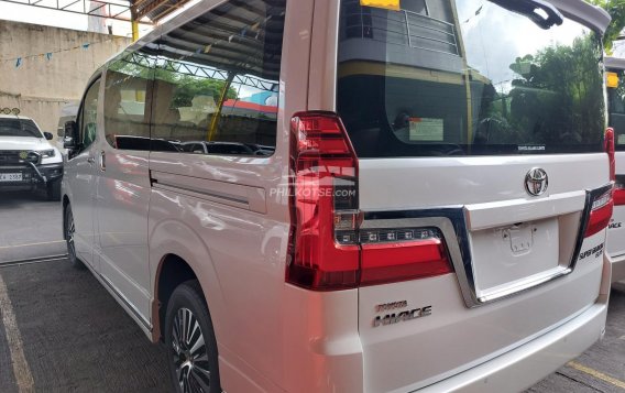 2023 Toyota Hiace Super Grandia Elite 2.8 AT in Quezon City, Metro Manila-5