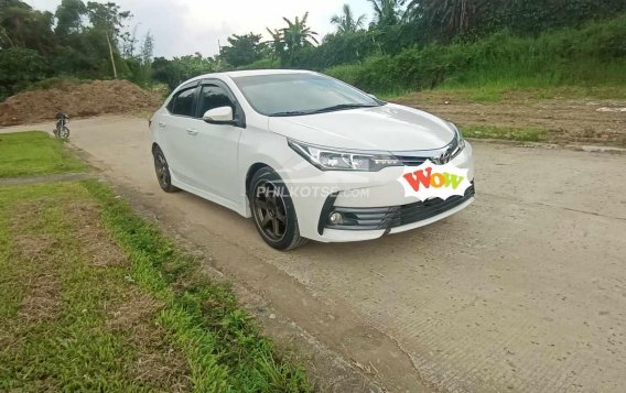 2018 Toyota Corolla Altis V 1.6 White Pearl  in Bacoor, Cavite-7
