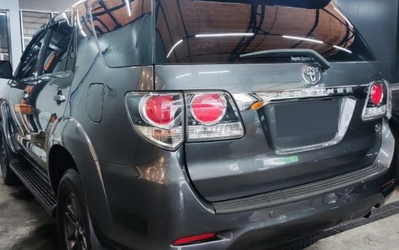 White Toyota Fortuner 2015 for sale in Quezon City-3