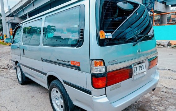 Selling White Toyota Hiace 2010 in Caloocan-2