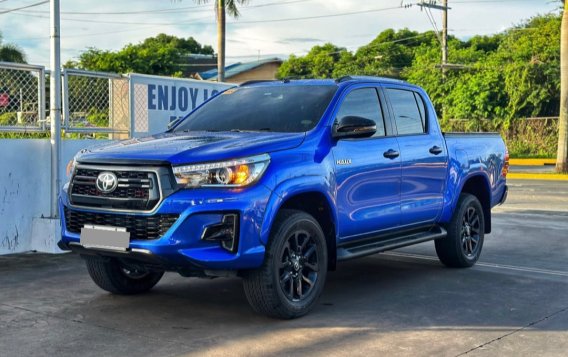 Selling White Toyota Hilux 2020 in Manila-2