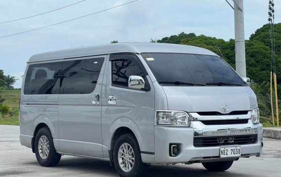 White Toyota Hiace 2016 for sale in Parañaque-2