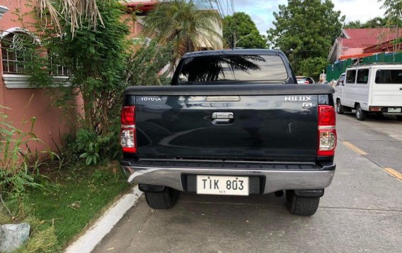 White Toyota Hilux 2012 for sale in Parañaque-3
