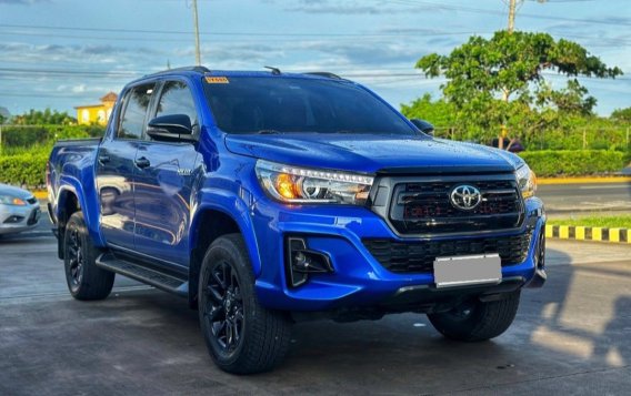 Selling White Toyota Hilux 2020 in Manila-1