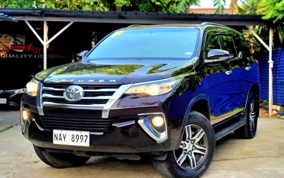 Selling White Toyota Fortuner 2018 in Manila-1