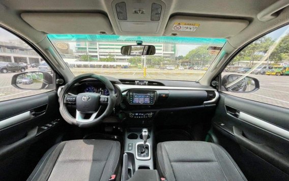 Sell White 2017 Toyota Hilux in Makati-7