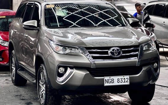 White Toyota Fortuner 2020 for sale in Parañaque