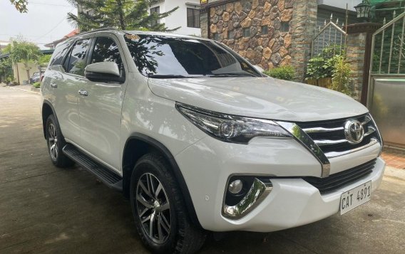 Sell Pearl White 2020 Toyota Fortuner in Malolos-2