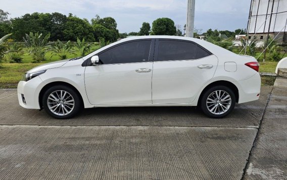 Sell Pearl White 2014 Toyota Corolla altis in Las Piñas-2