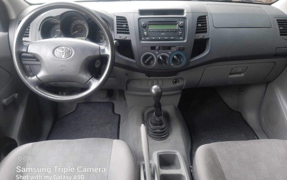 White Toyota Hilux 2010 for sale in Manual-5