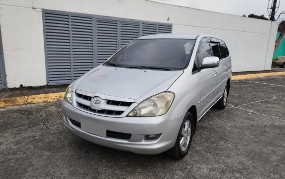 White Toyota Innova 2005 for sale in Automatic-9