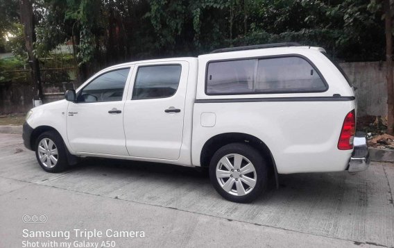 White Toyota Hilux 2010 for sale in Manual-3