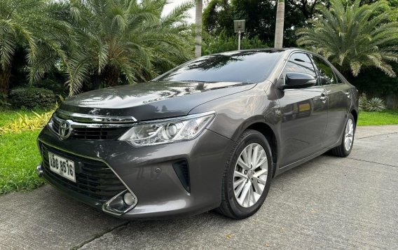 White Toyota Camry 2015 for sale in Las Piñas-1