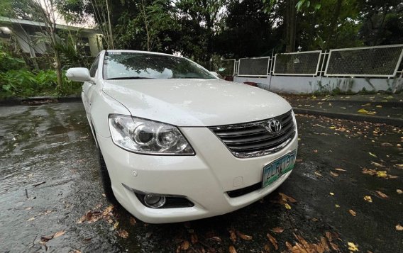 Selling White Toyota Camry 2007 in Makati-2