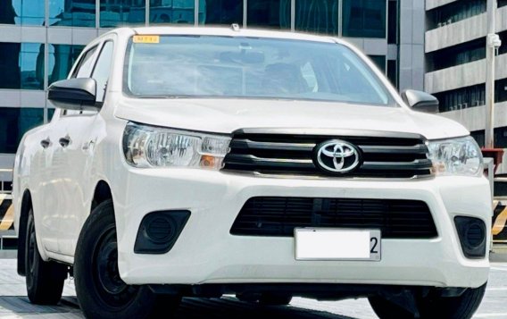White Toyota Hilux 2019 for sale in Makati-1