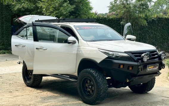 2018 Toyota Fortuner  2.8 V Diesel 4x4 AT in Manila, Metro Manila-24