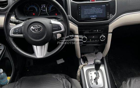 2022 Toyota Rush  1.5 G AT in Quezon City, Metro Manila-4