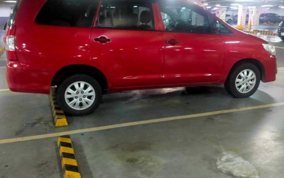 Selling White Toyota Innova 2014 in Quezon City-2