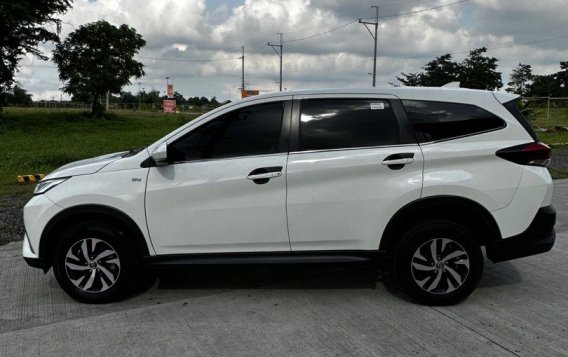 White Toyota Rush 2022 for sale in Automatic-2