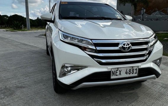 White Toyota Rush 2022 for sale in Automatic-4