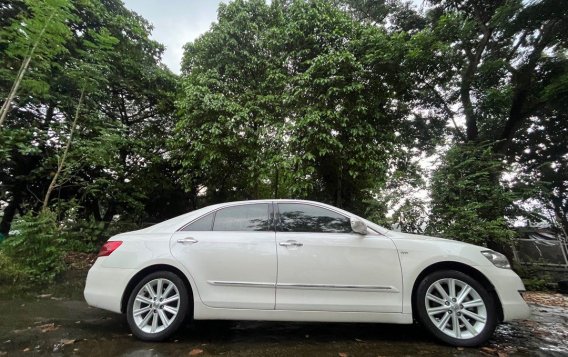 Selling White Toyota Camry 2007 in Makati-1