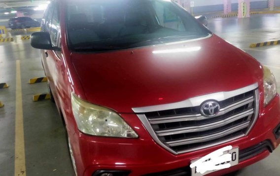 Selling White Toyota Innova 2014 in Quezon City-1