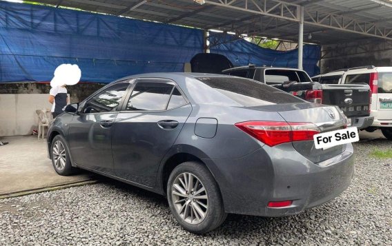 Sell White 2016 Toyota Corolla altis in Manila-2