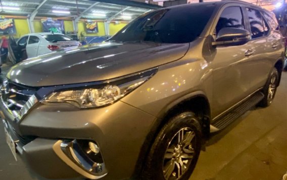 Selling Bronze Toyota Fortuner 2018 in Binangonan-1