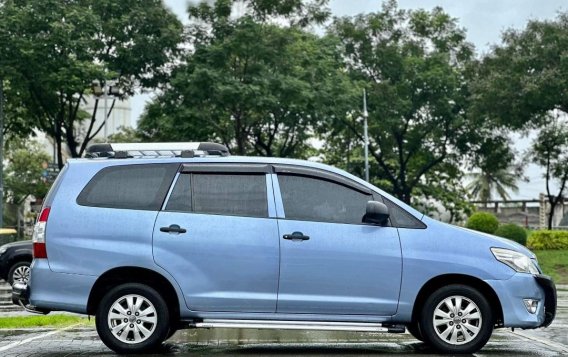White Toyota Innova 2012 for sale in Automatic-6
