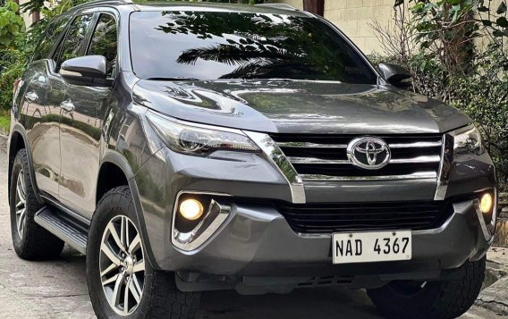 White Toyota Fortuner 2017 for sale in Manila-3