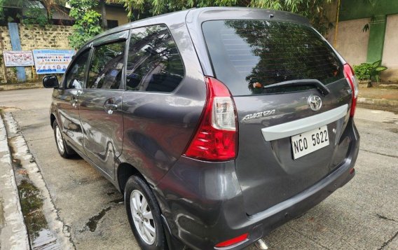 Selling White Toyota Avanza 2017 in Quezon City-4