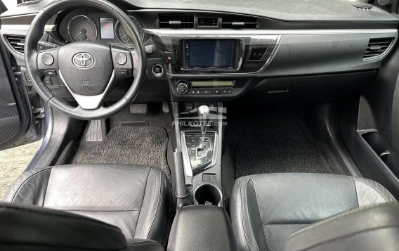 2015 Toyota Corolla Altis  2.0 V CVT in Las Piñas, Metro Manila-13