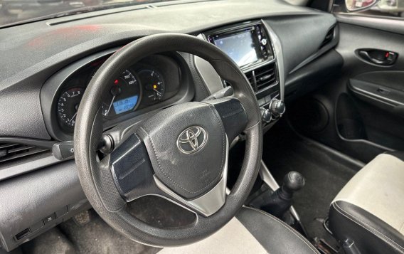 Selling White Toyota Vios 2020 in Quezon City-6