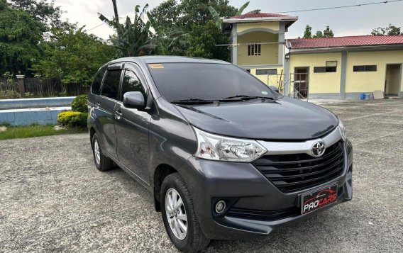 White Toyota Avanza 2018 for sale in Manila-2