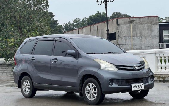 Selling White Toyota Avanza 2014 in Parañaque-3