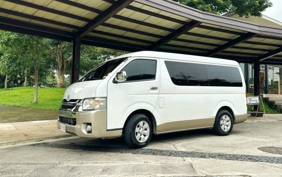 Pearl White Toyota Hiace 2017 for sale in Automatic