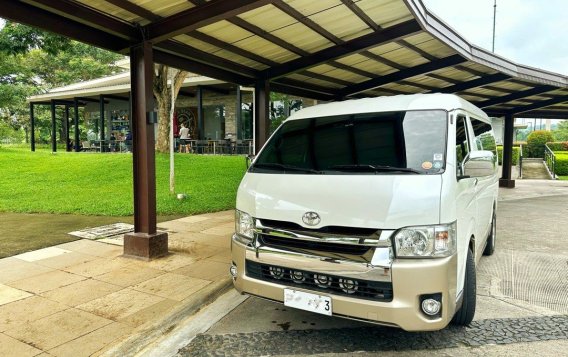 Pearl White Toyota Hiace 2017 for sale in Automatic-1